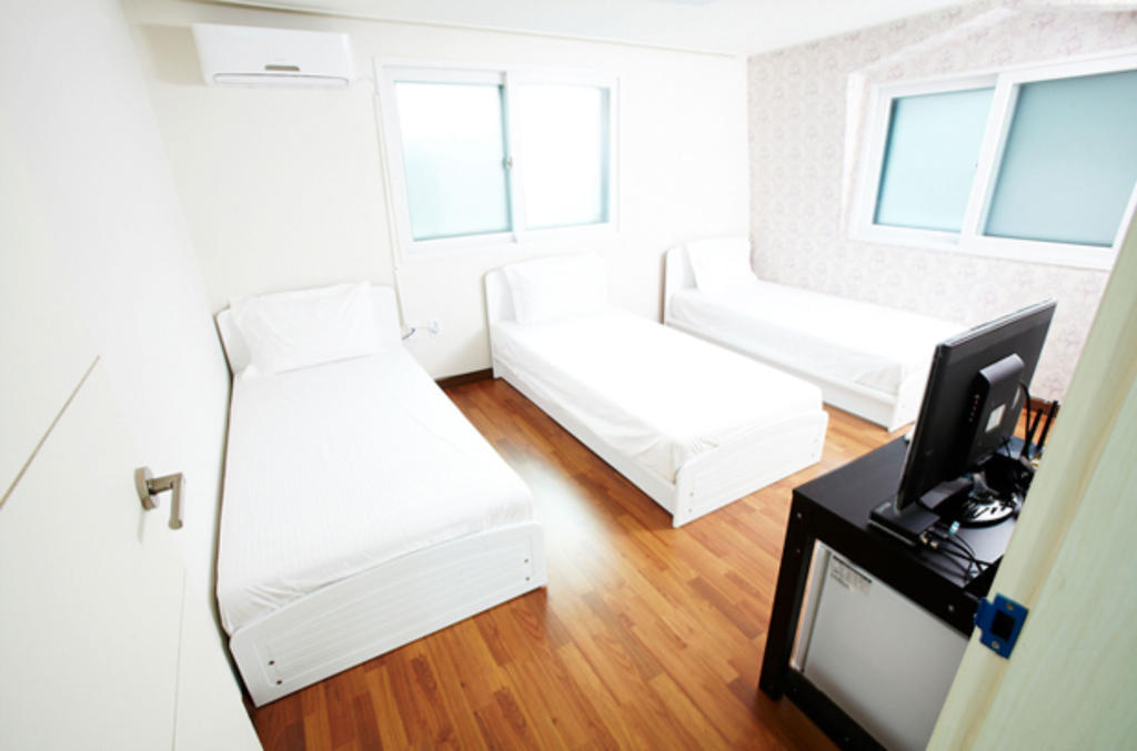 24 Guesthouse Gangnam Seoul Room photo